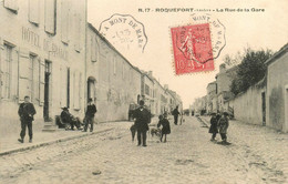 Roquefort * La Rue De La Gare * Hôtel De France * Villageois - Roquefort