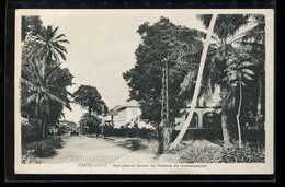 Dahomey Porto-Novo Rue Passant Bureaux Du Gouvernement__(4615) - Dahomey