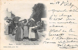 Vichy          03        Paysannes Au Marché      (voir Scan) - Vichy