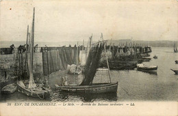 Douarnenez * Le Mole * Arrivée Des Bateaux Sardiniers - Douarnenez