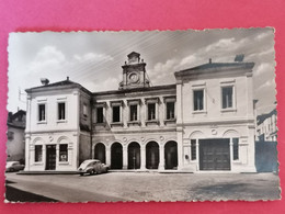 40 MONTFORT L'HOTEL DE VILLE CARTE PHOTO DENTELEE ANIMEE VIEILLE VOITURE  / 19/10/20 - Montfort En Chalosse