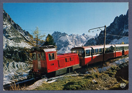 Chamonix-Mont Blanc - Au Depart De La Gare Du Montenvers - Le Petit Train Longe La Mer De Glace - Treni