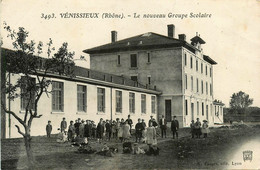 Vénissieux * Le Nouveau Groupe Scolaire * école * Groupe D'enfants - Vénissieux