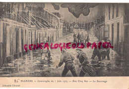 72- MAMERS-  RUE CINQ ANS  APRES L' INONDATION DU 7 JUIN 1904 - LE SAUVETAGE  EDITEUR LIBRAIRIE FLEURIEL - Mamers