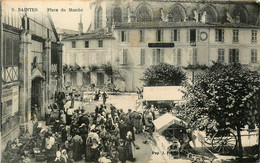 Saintes * La Place Du Marché * Les Halles * Foire * Hôtel Restaurant - Saintes