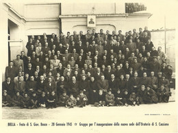 9688"BIELLA-FESTA DI S. GIOV. BOSCO-28/1/1945-GRUPPO PER L'INAUGURAZIONE DELLA NUOVA SEDE DELL'ORATORIO DI S. CASSIANO" - Signiert