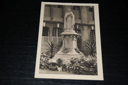 18886-        LISIEUX, LA STATUE DE SAINTE THERESE DE L'ENFANT - Lisieux