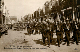 Paris * Carte Photo * Le Détachement Des Sapeurs Pompiers * Pompier FIREMAN - Autres & Non Classés