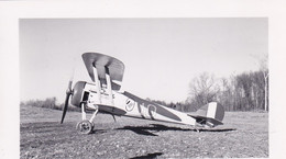 Avion  Aviation Aéronautique Aérodrome Hélice Ailes Moteur D'Avion Roues D'Avion Photo 12cm X 8cm Reproduction - Aviación