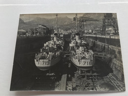Photo Grand Format Port D’ALGER Cale Seche - Destroyer D’Escorte F719  « Bambara» F718 « Kabyle » - Schiffe