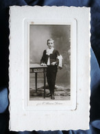 Photo Cabinet E. Baron à Douai - Communiant En Pied, Circa 1900-10 L514 - Anonyme Personen