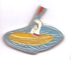 AA02 Pin's Canoë Kayak Club Bouzonville Moselle Achat Immédiat - Canoë