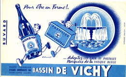 BU 1984 /   BUVARD-     EAU MINERALES  BASSIN DE VICHY    (21,00 Cm X 13,50 Cm) - Sprudel & Limonade