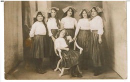 MONTFORT En CHALOSSE  - CARTE PHOTO  Souvenir De Montfort  Groupe De Jeunes Filles Spectacle, Théâtre - VOIR SCAN VERSO - Montfort En Chalosse