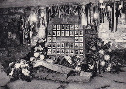 Bande, Café Du Monument, La Cave Du Massacre Des 34 Cictimes Abattues La Veille De Noël 1944 (pk71266) - Nassogne