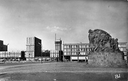 Thème: Monuments Aux Morts  Ou Lanterne Des Morts Ou Combattants 1870  : Le Havre   76        (voir Scan) - Monumentos