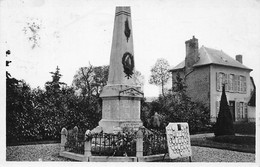 Thème: Monuments Aux Morts  Ou Lanterne Des Morts Ou Combattants 1870  : Flixecourt   80         (voir Scan) - Monumenten