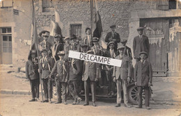 86 - LUSSAC Les CHÄTEAUX - Carte Photo Les Conscrits De La Classe 1928 - Panneau Serrurier Mécanicien P.LECLERC - Lussac Les Chateaux