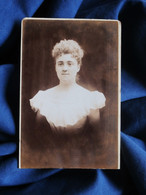 Photo CDV Chambon à Bordeaux  Portrait Jeune Femme  Décolleté Avec Un Grand Volant  CA 1900 - L503K - Alte (vor 1900)