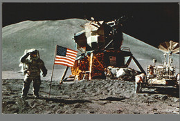 CPM USA - NASA Kennedy Space Center - Irwin Saluting Beside Flag - LM In Center - Espace