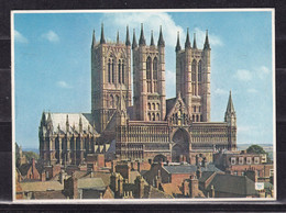 468T * WITH GREETINGS * LINCOLN CATHEDRAL AND HOUSES IN THE BAIL **! - Lincoln