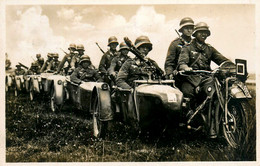 Moto Ancienne De Marque ? SIDE CAR * Carte Photo * WW2 Wehrmacht * Thème Transport Motos * Side Car - Motorbikes