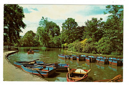 Ref 1414 - 1974 Postcard - Boating Lake Abbey Park Leicester - Leicestershire - Leicester