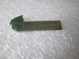 PIN'S     CONSEIL  REGIONAL DE HAUTE NORMANDIE - Administrations