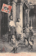 ¤¤   -  CAMBODGE   -   ANGKOR-VAT  -  Femmes Cambodgiennes En Pélerinage Dans Le Sanctuaire    -   ¤¤ - Cambogia