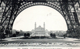 Le Trocadéro , Vu Sous La Tour Eiffel - Other Monuments