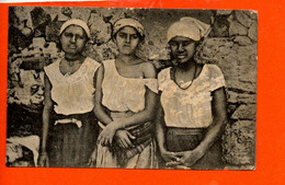 Native Girls, St Vincent C. V. - Afrique Cap Vert (décollée Sur Les Cotés ) - Cap Vert