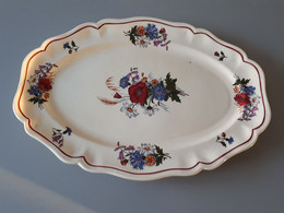 Plat En Porcelaine De Sarreguemines Avec Fleurs  & - Sarreguemines (FRA)