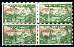 NEW ZEALAND - 1946 HEALTH 1d + ½d BLOCK OF 4 FINE MNH ** SG 678 X 4 - Ongebruikt