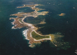 Cpm 10x15. La Bretagne En Couleurs .  (17) ILE DE SEIN . Vue Générale (Aérienne ) De L'île - Ile De Sein