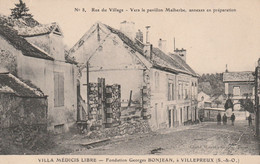 Rare Cpa Villepreux Rue Du Village Vers Le Pavillon Malherbe - Villepreux