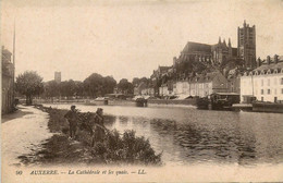 Auxerre * Les Quais Et La Cathédrale * Péniche Batellerie * Pêche à La Ligne Pêcheurs - Auxerre