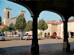 Grenade * La Place Et L'église * Voiture Automobile Ancienne - Other & Unclassified