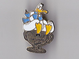 PIN'S   THEM RUGBY  TROPHEE  GROUPAMA  DONALD DUCK - Rugby