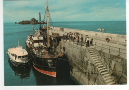 La Masseline Harbour , Sark ...visitors Traveling .... ...neuve - Sark