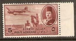 Egypt   1947  SG 324  8mills Hinged On Wing Margin - Unused Stamps