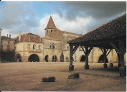 Monpazier - La Place Et La Halle; Vieille Bastide établie En 1284; Place Aux Arcades, église Et Halle Typique - Other & Unclassified