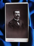 Photo CDV Gendraud à Clermont Ferrand  Portrait Homme  Belle Moustache  CA 1895 - L525 - Old (before 1900)