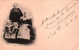 CPA - FAMILLE D'ELLIANT (cliché Photo Avt 1900) - Edition Villard - Elliant