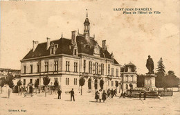 St Jean D'angély * Place De L'hôtel De Ville - Saint-Jean-d'Angely