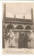 CPA,Th. Mission , Ragpur - Soeurs Et Musulmans Devant Une Petite Mosquée , Ed. Regnault Phot. - Missions