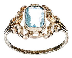 Dekorativer Damenfingerring Mit Opulentem Dekor Und Hellblauem Facettierten Besatz. 20. Jh. 835er Silber, Gestempelt. Ri - Unclassified