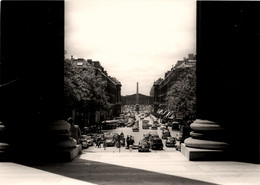 Paris * 8ème * Perspective De La Rue Royale Prise De L'église De La Madeleine * Au Fond , Place De La Concorde * Photo - Paris (08)