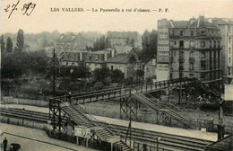 Colombes * La Gare Des Vallées * La Passerelle à Vol D'oiseau * Ligne Chemin De Fer Hauts De Seine - Colombes