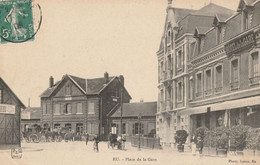 CARTE POSTALE ORIGINALE ANCIENNE : EU  LA PLACE DE LA GARE ET HOTEL ANIMEE SEINE MARITIME (76) - Gares - Sans Trains