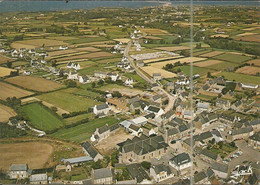 ( PLEUBIAN )( 22 COTES DU NORD ) ( VUE AERIENNE ) VUE GENERALE DU BOURG - Pleubian